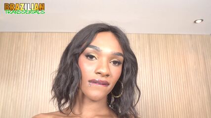 Juicy TS Masturbates To Climax